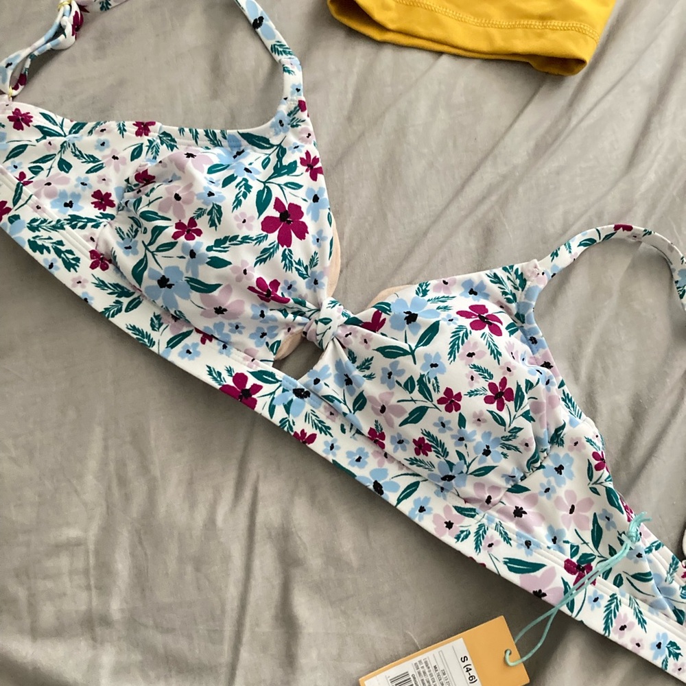 NWT Kona Sol bikini top and bottom size S (mismatched)